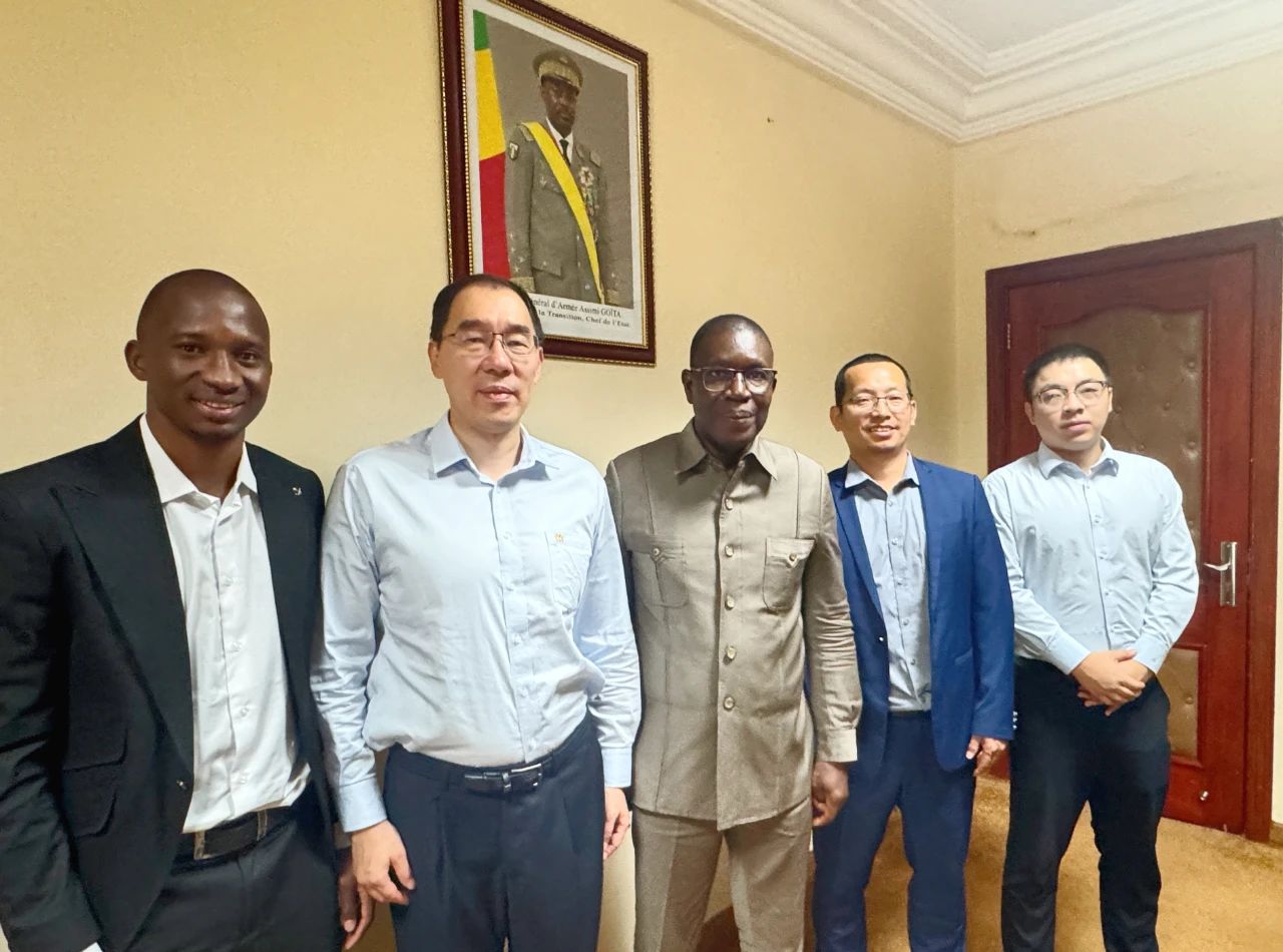 滕磊拜訪(fǎng)馬里礦業(yè)部長(zhǎng) 推進(jìn)布谷尼鋰礦發(fā)展